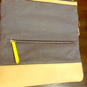 Stella and dot crossbody handbag like new